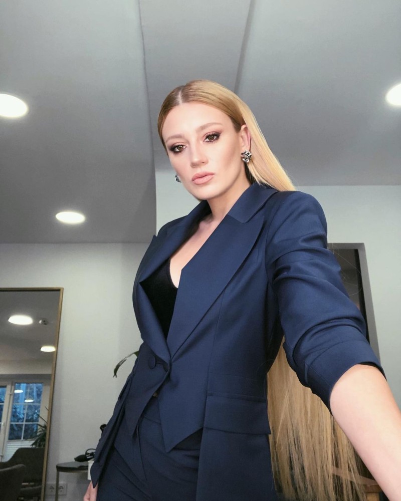 gizem karaca kimdir nerelidir sevgilisi var mi evli mi